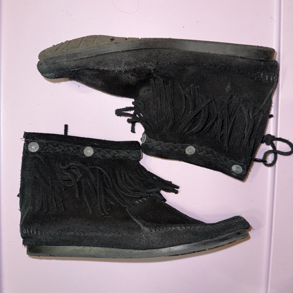Minnetonka Black Moccasins